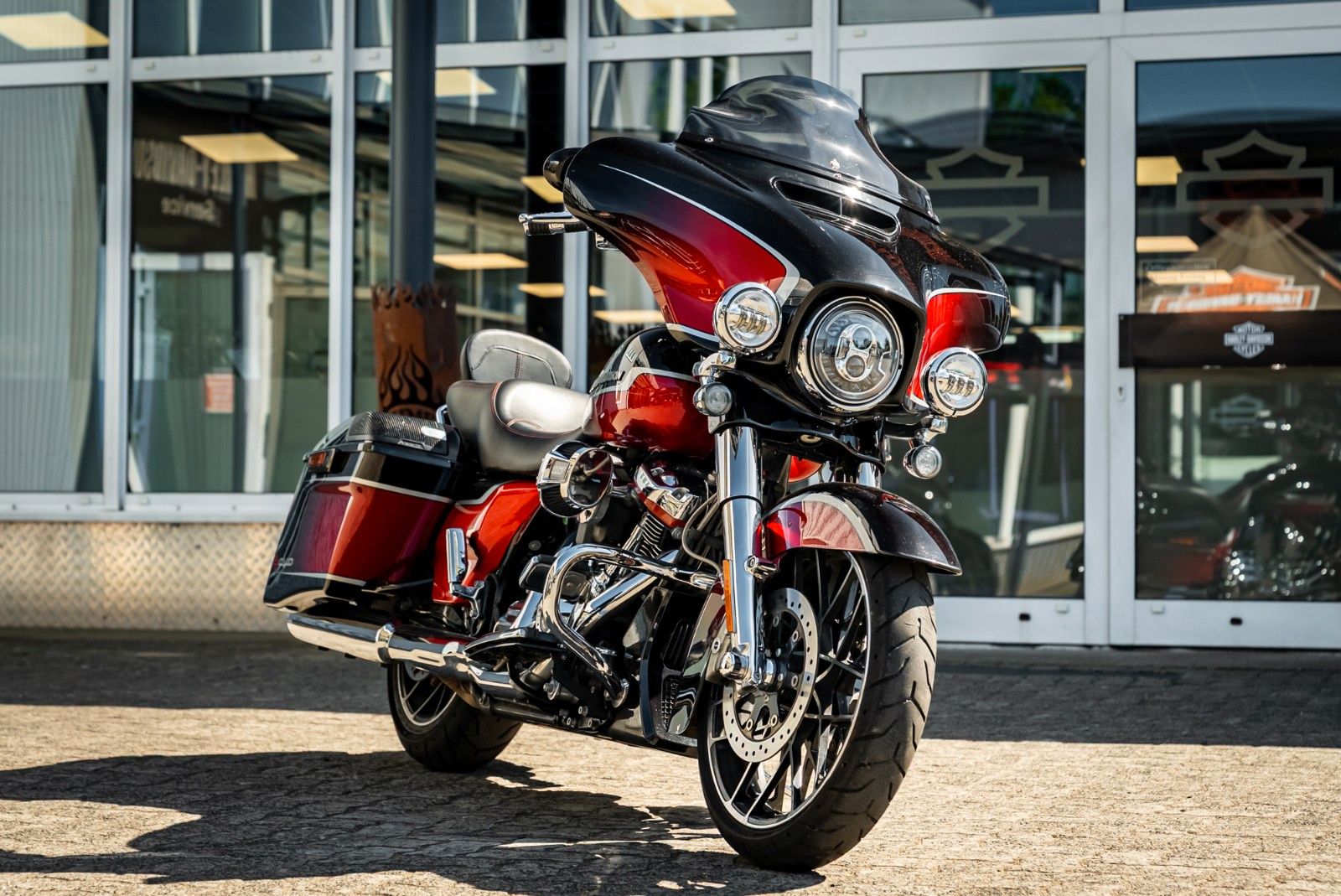 Fahrzeugabbildung Harley-Davidson FLHXSE CVO Street Glide 117 cui - ROCKFORD II