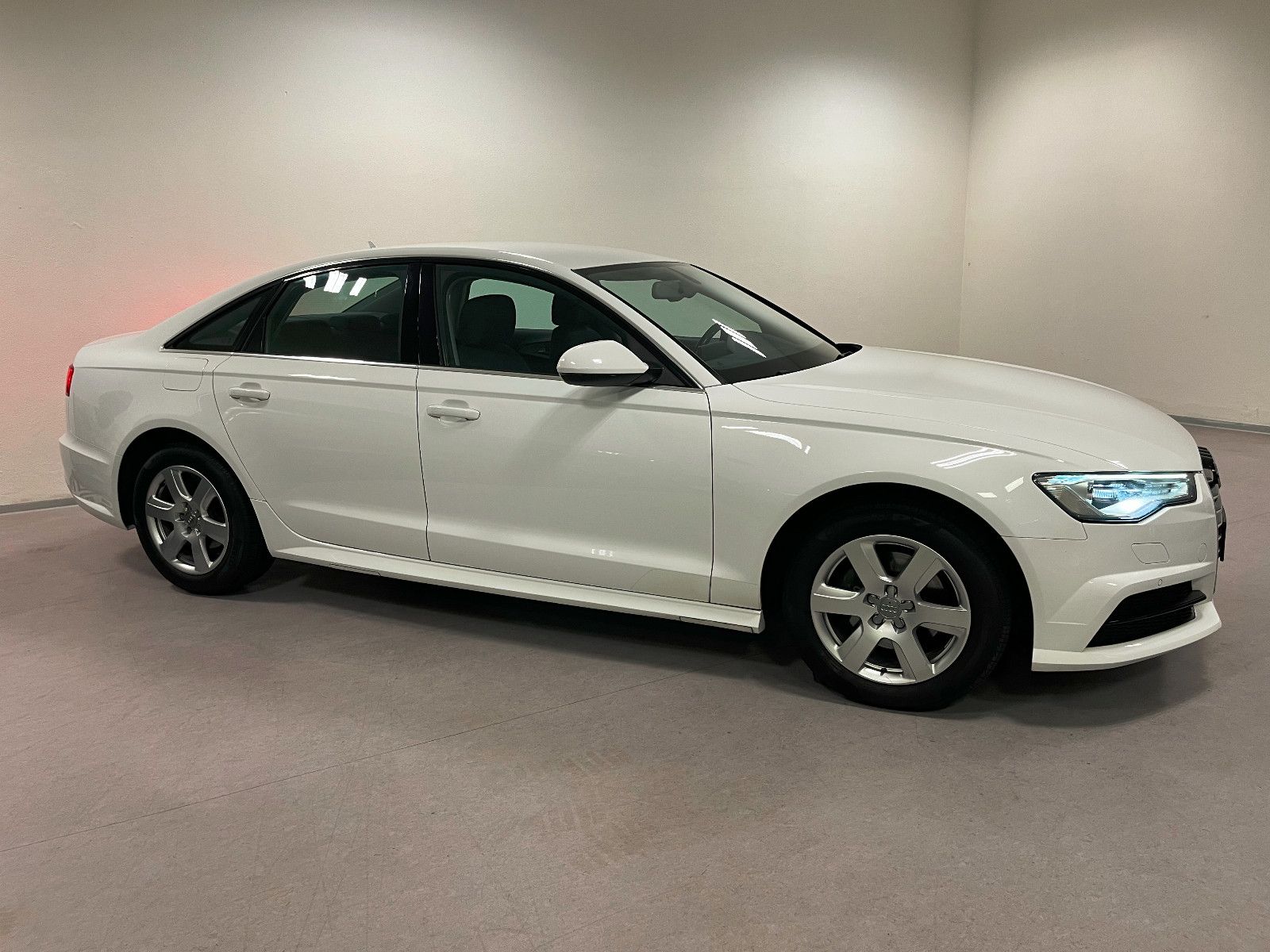 AUDI A6 Lim. 2.0 TDI ultra*Xenon/Navi