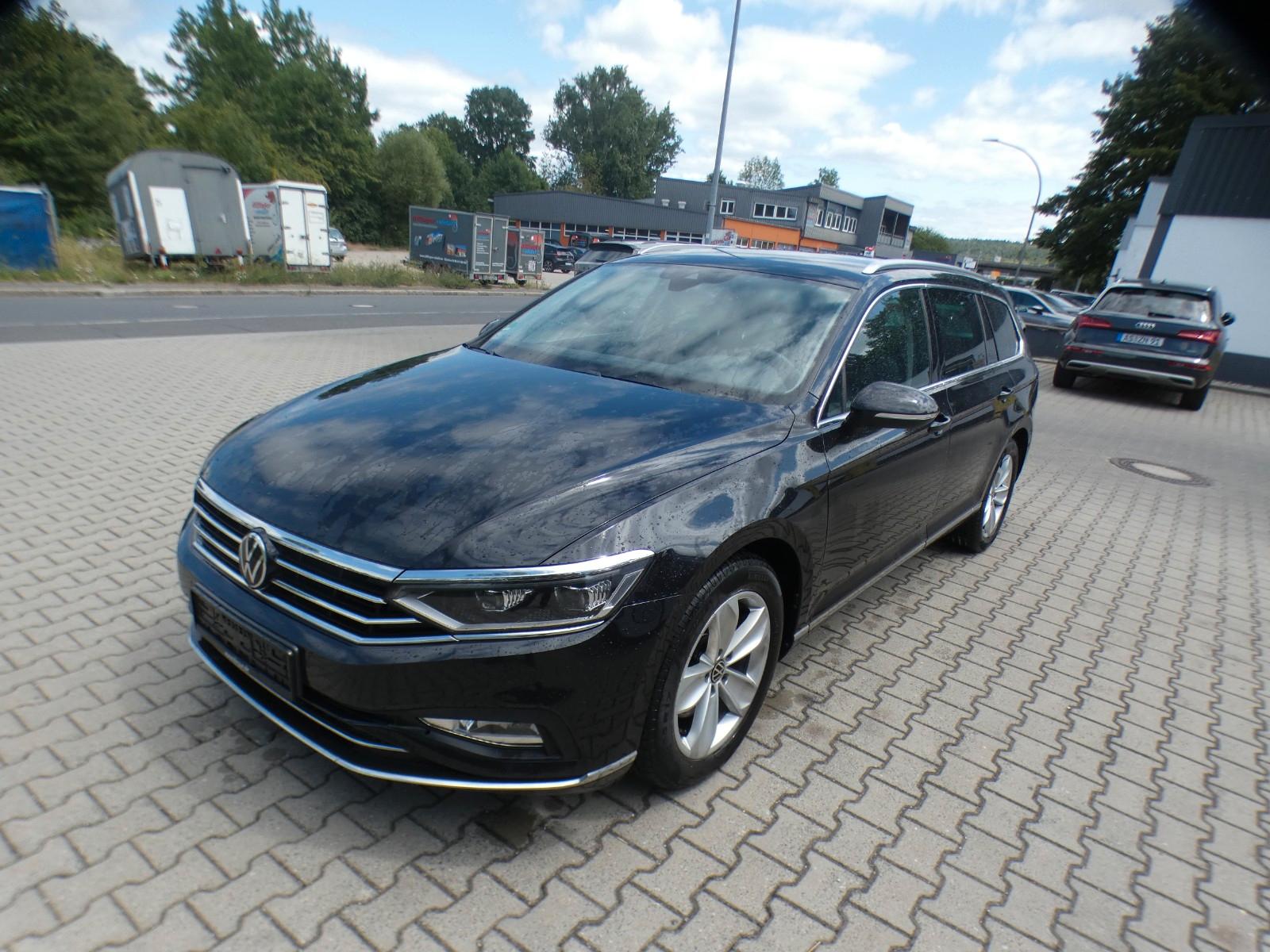 Volkswagen Passat Variant Elegance 2.0TDI DSG Navi AHK ACC