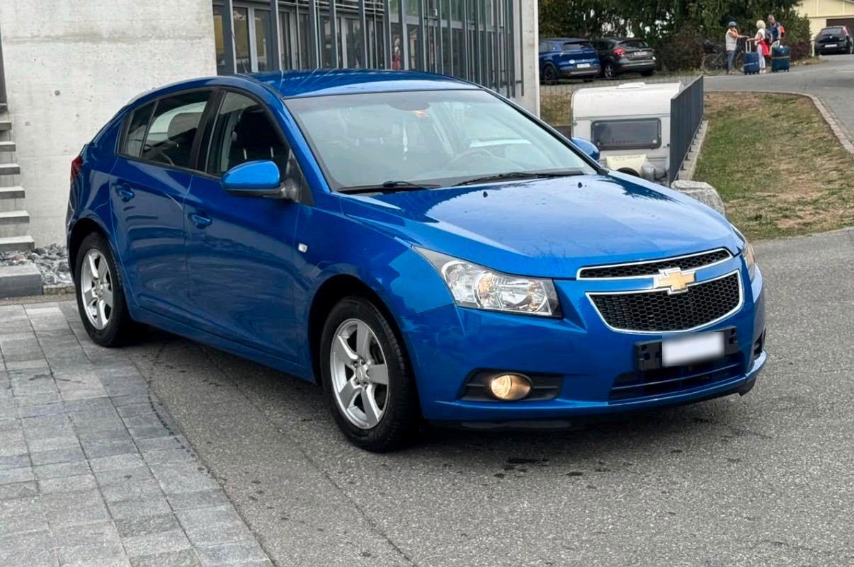 Chevrolet Cruze 2012 — rear view