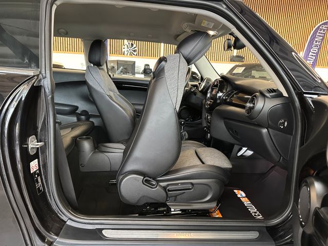 MYAUTOCENTER – Gebraucht- und Jahreswagen mit Werkstattservice in Pfaffenhofen MINI ONE Mini 3-trg. *2. Hand*Klima*SHZ*Bluetooth*LED