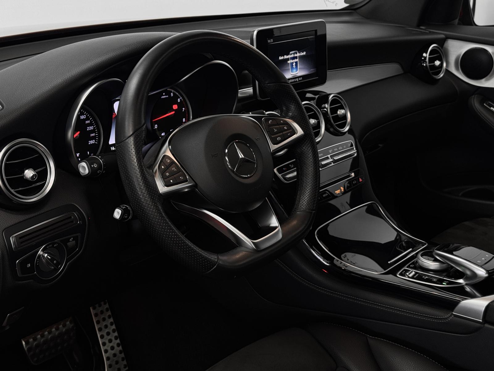 Mercedes-Benz GLC 300 Coupe 4Matic AMG *S-Dach*Distronic+*Kam*