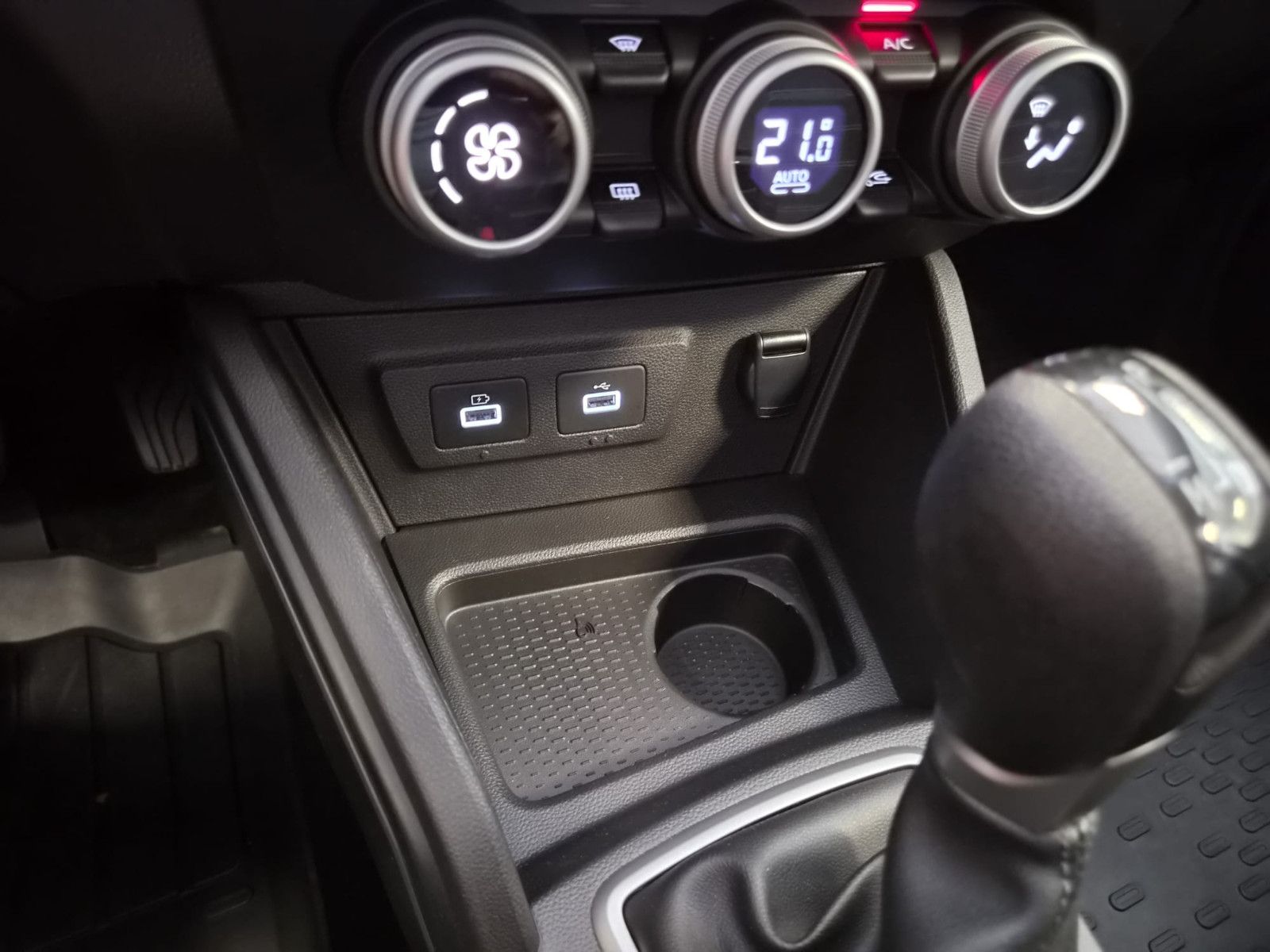 Fahrzeugabbildung Dacia Duster II Journey / NAVI / KAMERA / SCHECKHEFT