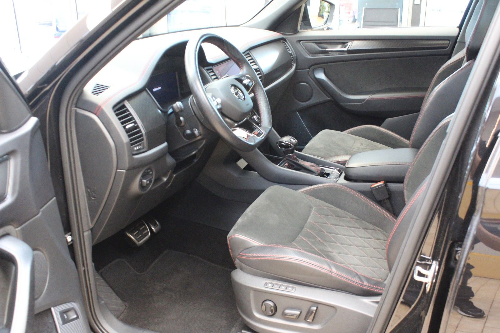 Skoda Kodiaq RS 4x4 2.0 TSI 245PS *BUSINESS PAKET foto 3