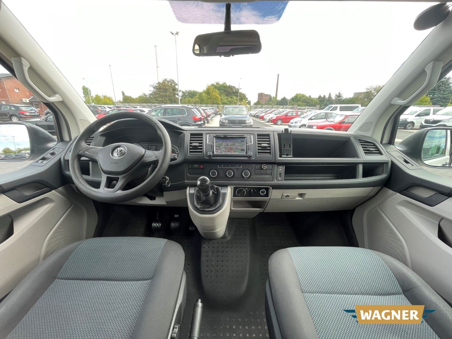 Fahrzeugabbildung Volkswagen T6 Kombi EcoProfi lang 2.0 TDI 8-Sitzer