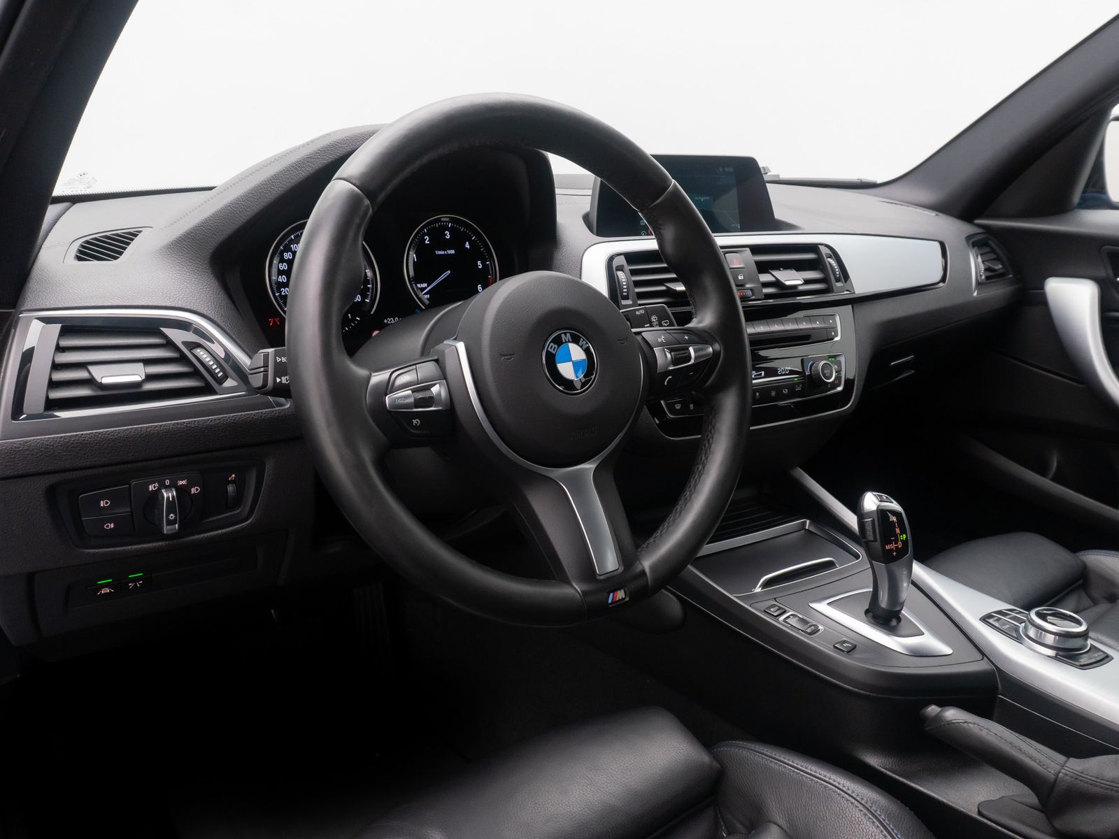 Fahrzeugabbildung BMW 116d MSport ParkAs DAB HiFi Leder Geschwindigreg