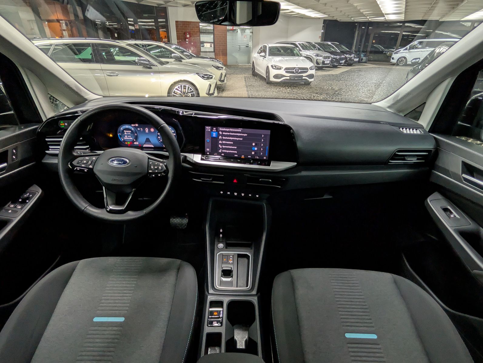 Fahrzeugabbildung Ford Tourneo Connect L2 Active 7-SI Bi-LED PANO AHK K