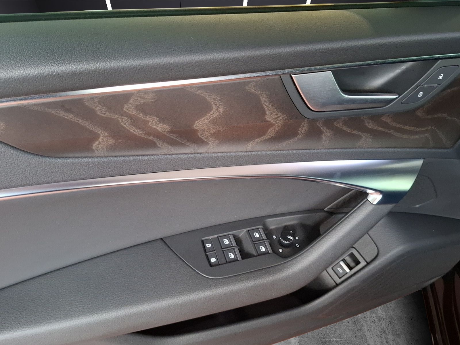 Fahrzeugabbildung Audi A6 Avant 40 TDI quattro sport LED Navi ACC AHK R