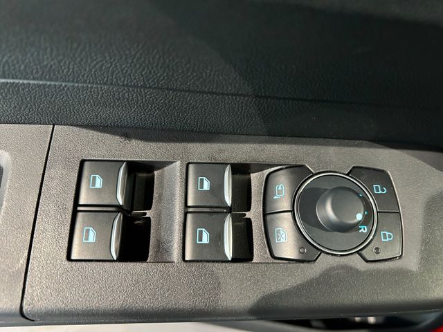 Ford Tourneo Courier Titanium Automatik AHK