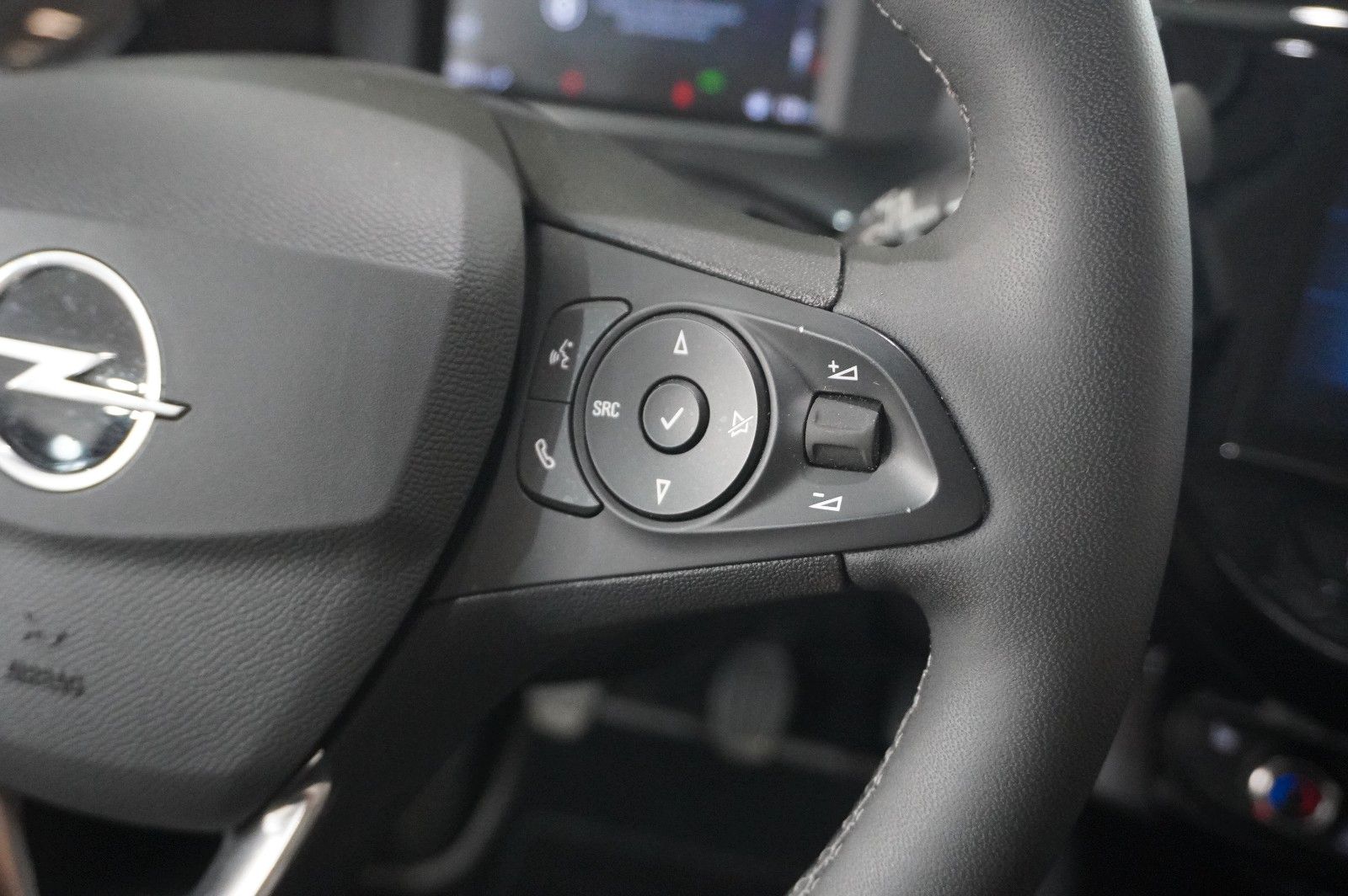 Fahrzeugabbildung Opel Corsa F 1.2 FACELIFT NAVI/LED/KAMERA/VIRTU./DAB+