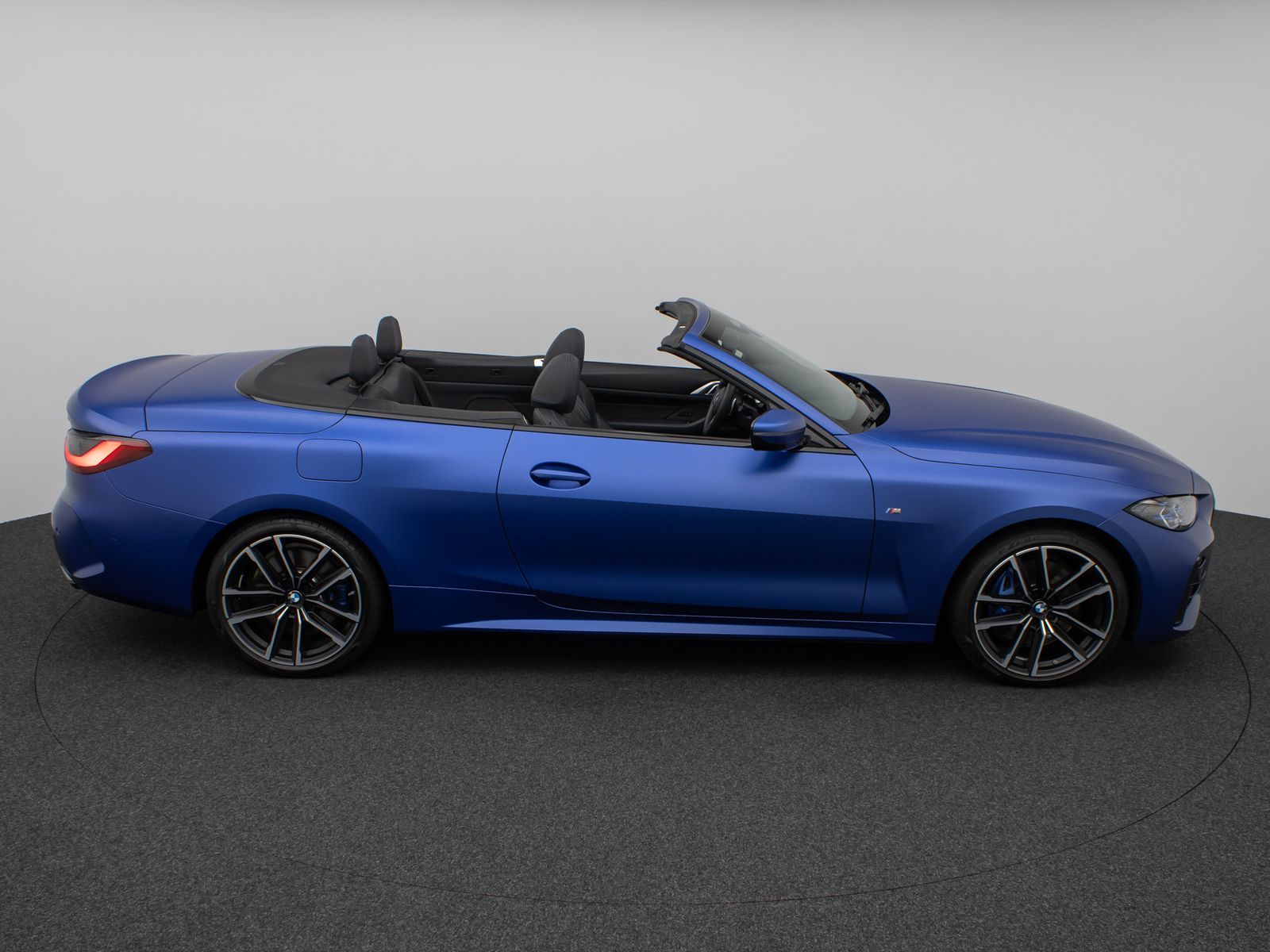Fahrzeugabbildung BMW M440i xD Cabrio DAB Kamera HUD Individual 19Zoll