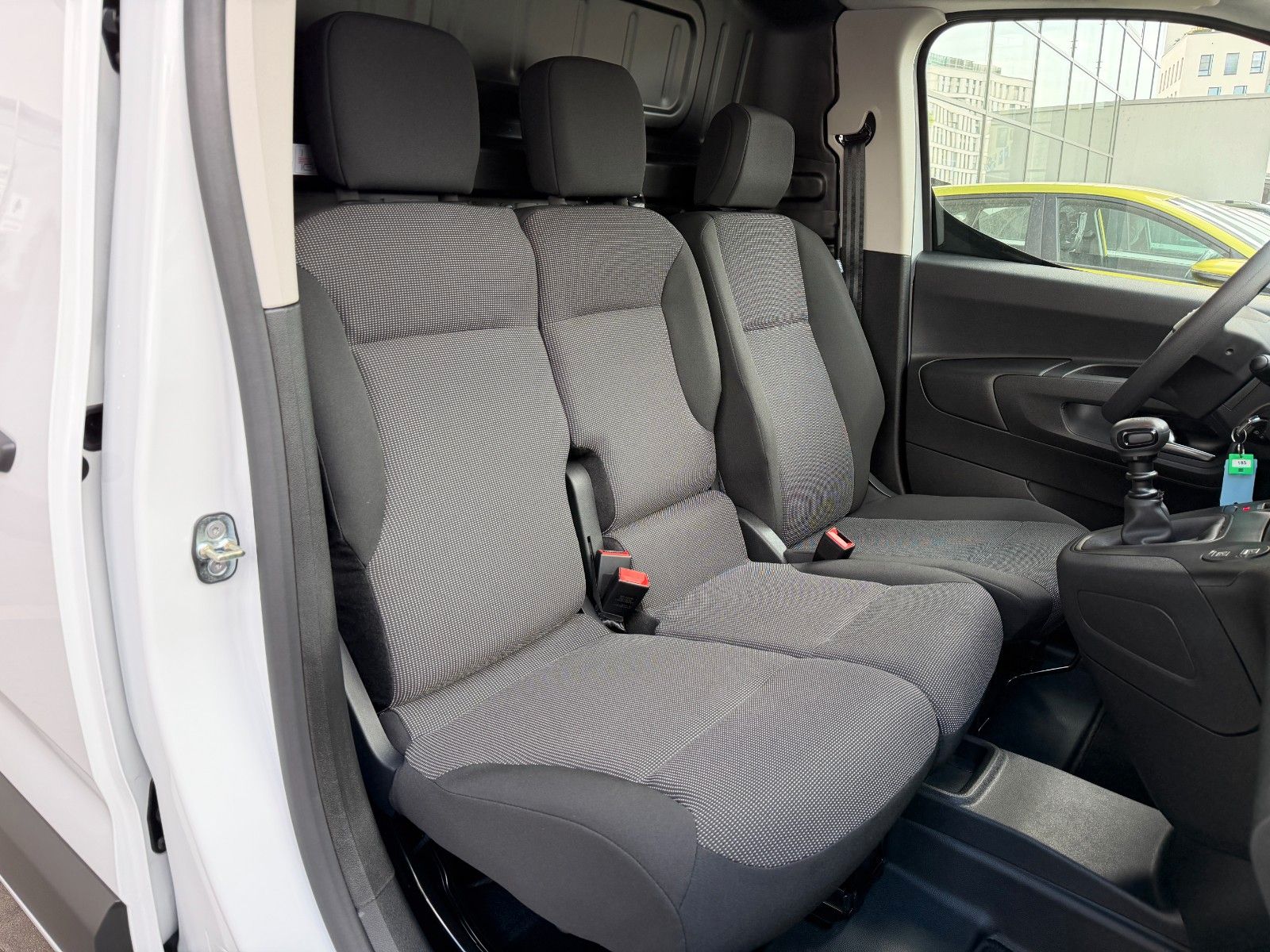 Fahrzeugabbildung Opel Combo Cargo Kastenwagen XL 1.5 Diesel 102 PS!
