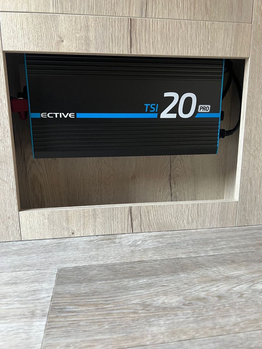 Fahrzeugabbildung MegaMobil Revolution 640 Automatik Voll Induktion Lithium