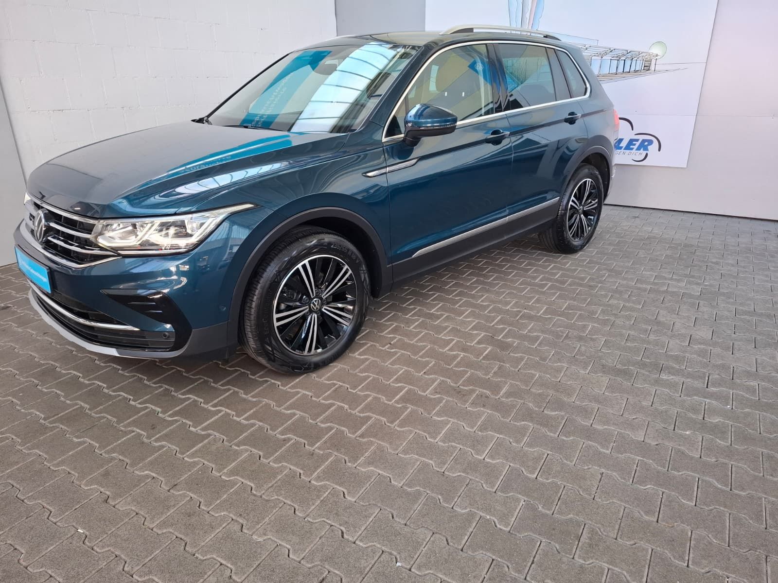 Fahrzeugabbildung Volkswagen Tiguan Elegance 2.0 TDI DSG + Matrix-LED+IQDrive