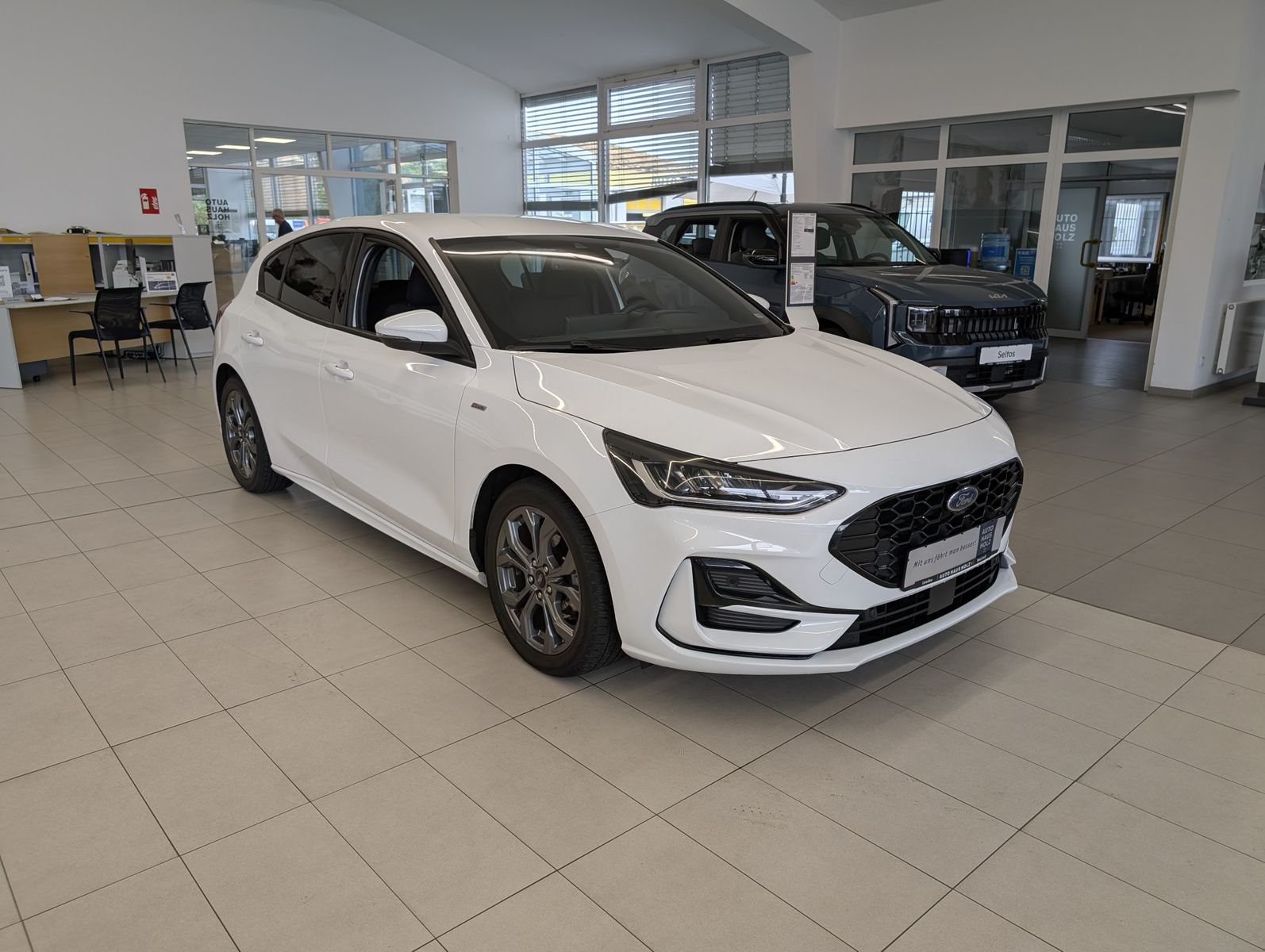 FORD Focus 1.0 EcoBoost MHEV ST-Line X Navi – Bild 5
