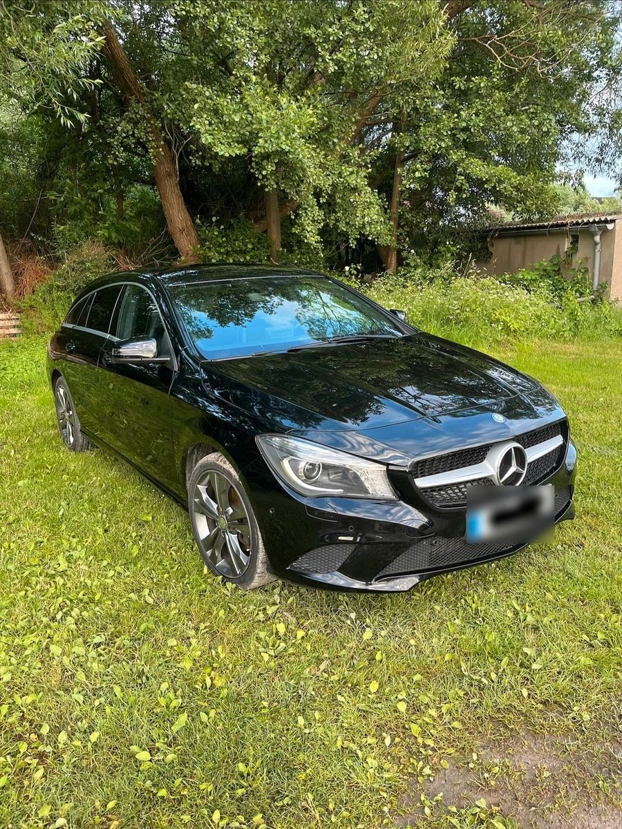 MERCEDES-BENZ CLA 180 Shooting Brake