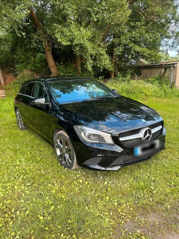 MERCEDES-BENZ CLA 180 Shooting Brake