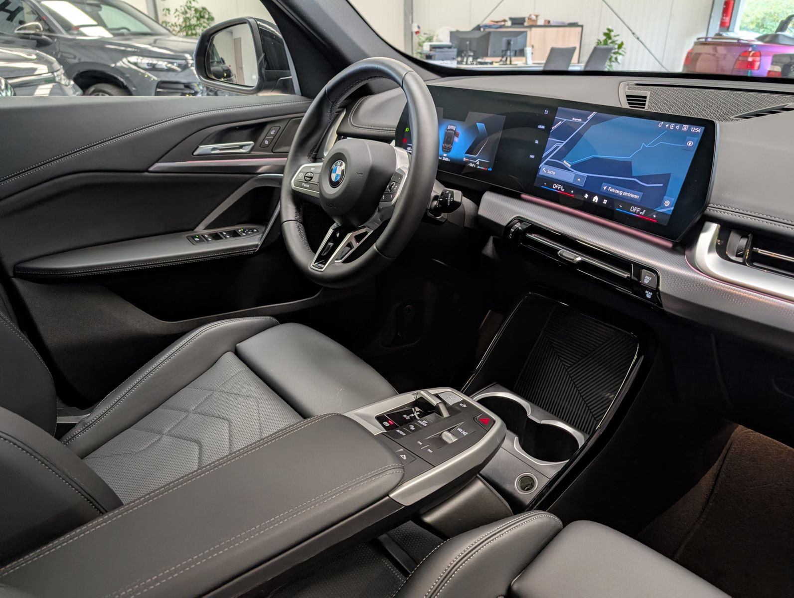 Fahrzeugabbildung BMW X1 18 d M-Sport Pano Premium-Travel-Paket AHK