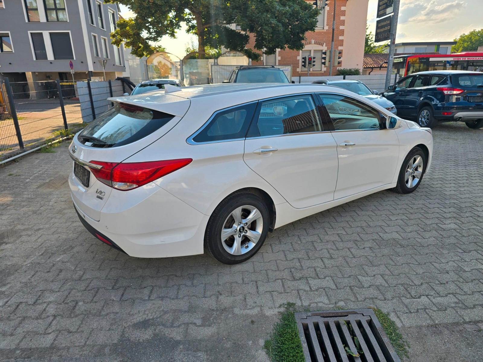Hyundai i40 2014 — engine 1.685 cm³, 136 HP (100kW)