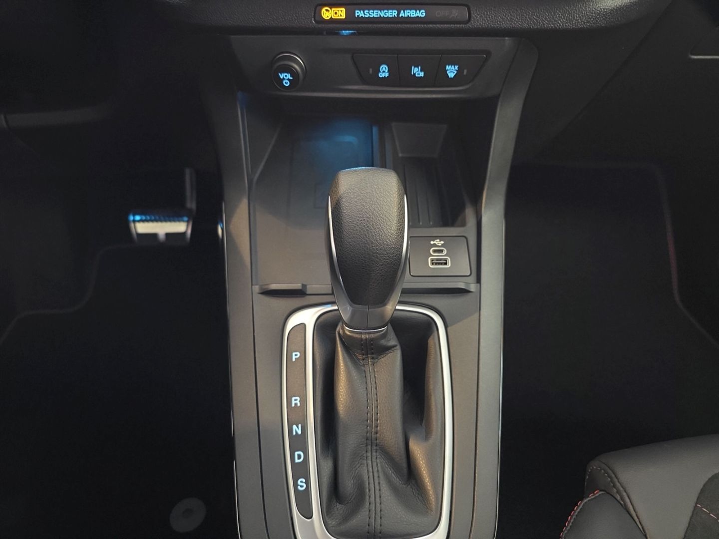 Fahrzeugabbildung Ford Puma ST-Line X Ganzjahresreifen AHK-abnehmbar Ad