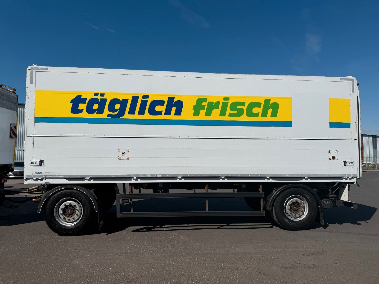 Fahrzeugabbildung Andere Ewers PRASQ 18 Schwenkwand SAF LBW BÄR 2.500kg