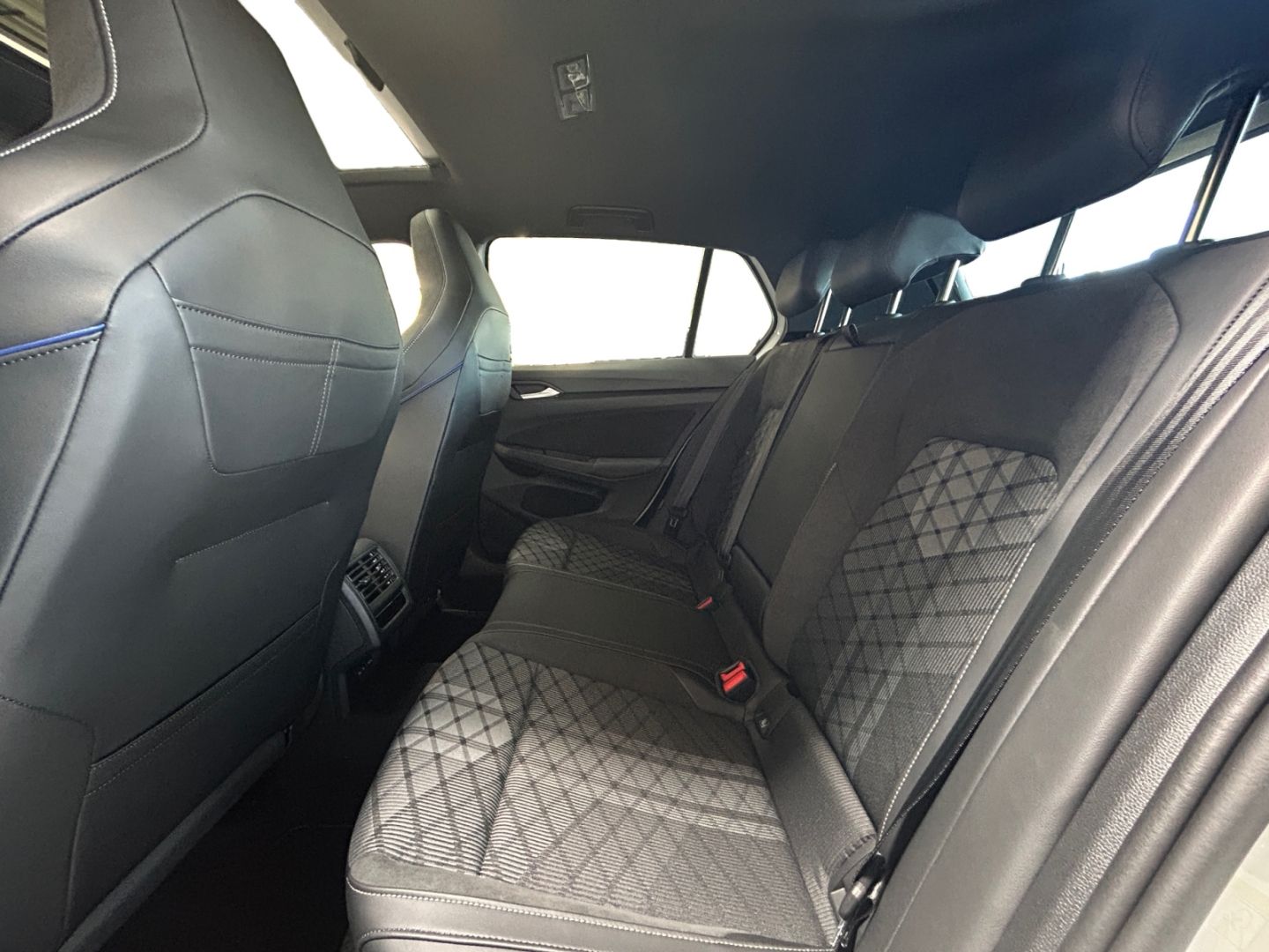 Volkswagen Golf - Bild 12