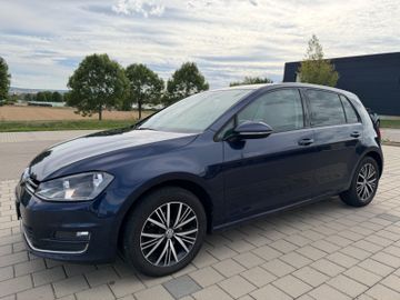 Volkswagen Golf - 6