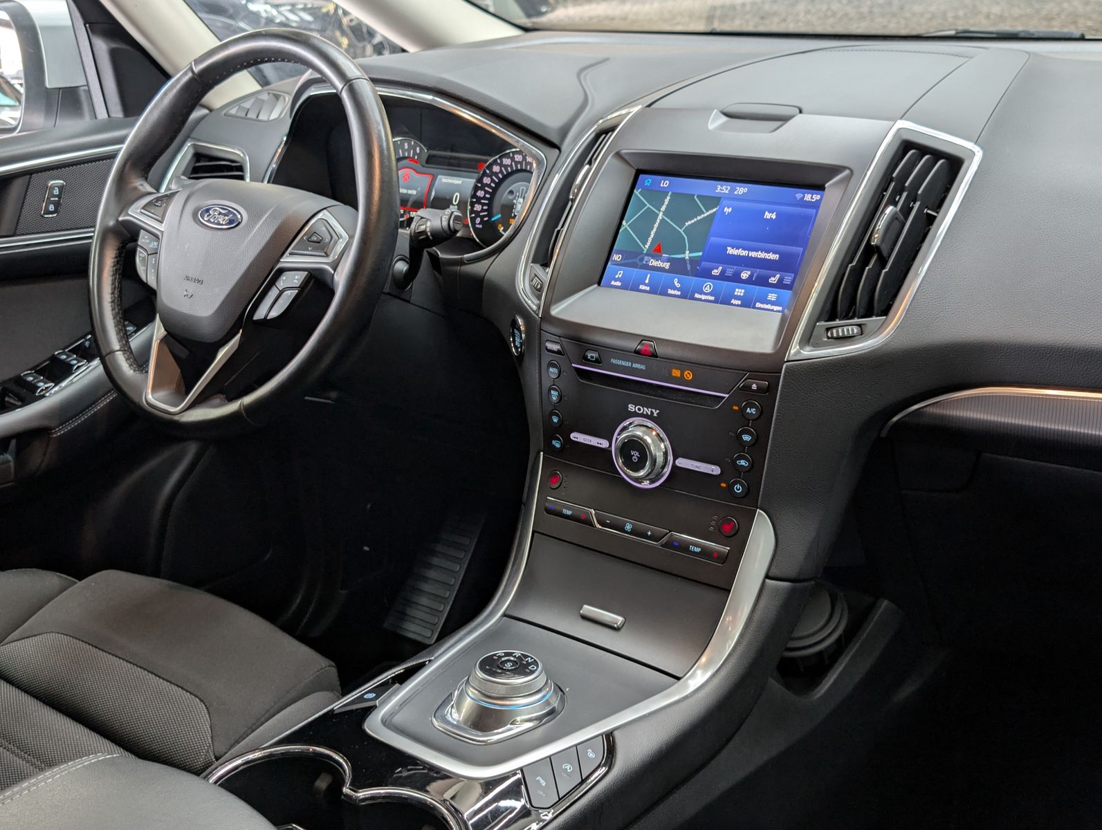 Fahrzeugabbildung Ford Galaxy Titanium 2.0 EB ACC PANO AHK LED 7-SITZE