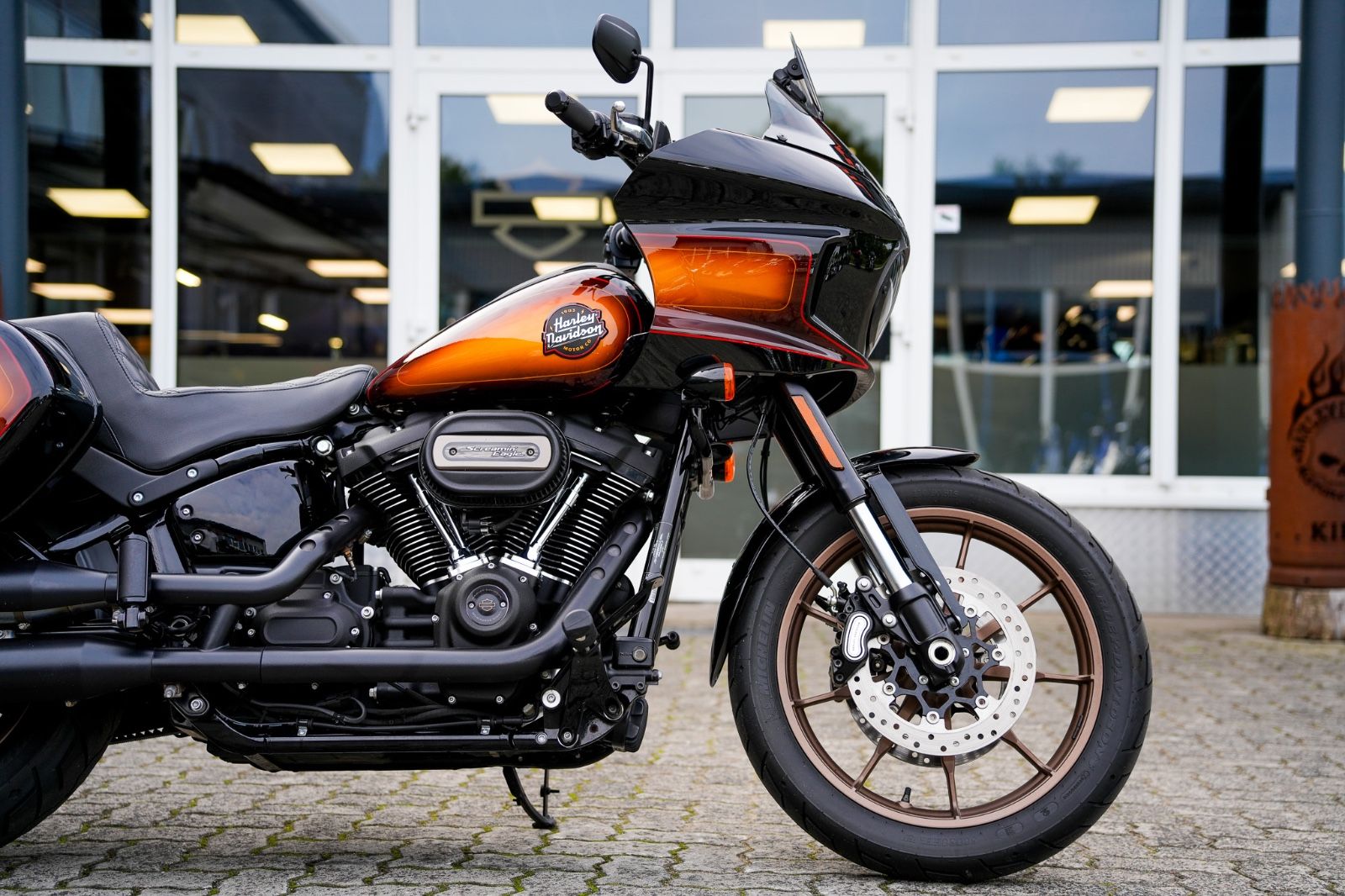 Fahrzeugabbildung Harley-Davidson FXLRST Low Rider ST 117 - HeinzBikes Clubstyle