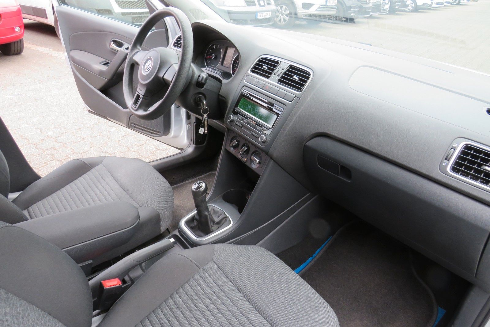 Fahrzeugabbildung Volkswagen Polo V Comfortline KLIMA RADIO SCHECKHEFT