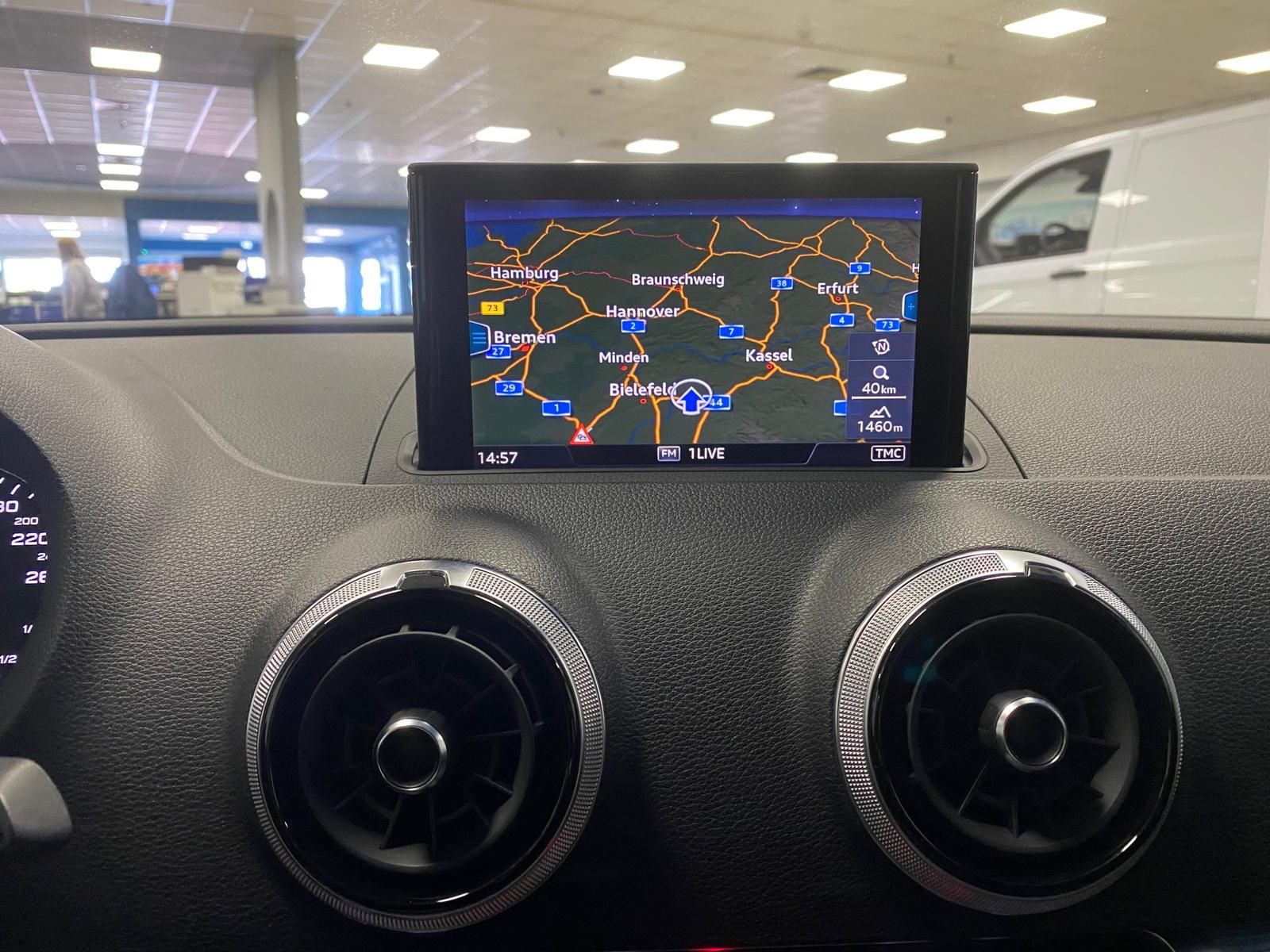 Fahrzeugabbildung Audi A3 1.5 ACT 35 TFSI SPORT NAVI+PDC+SITZHEIZ+KLIMA
