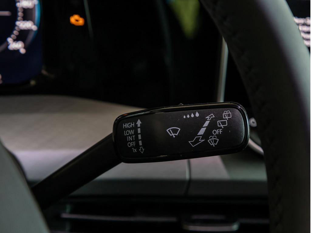 Volkswagen Golf VIII 1.5 l 116 PS 6-Gang **LICHT/KOMFORT**, миниатюра 17