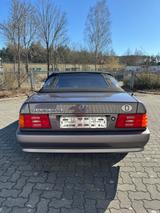 Mercedes-Benz SL 300 - Mercedes-Benz SL 300 aus 1992 mit Benzin-Antrieb