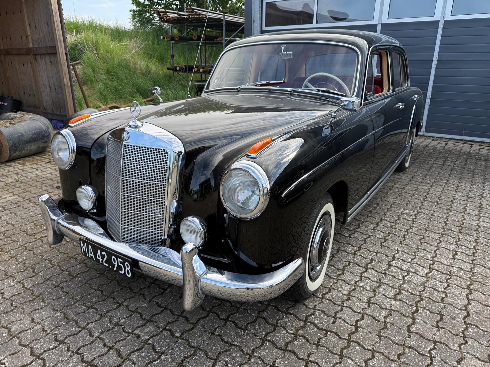 Mercedes-Benz 220 S  *6 cylinder