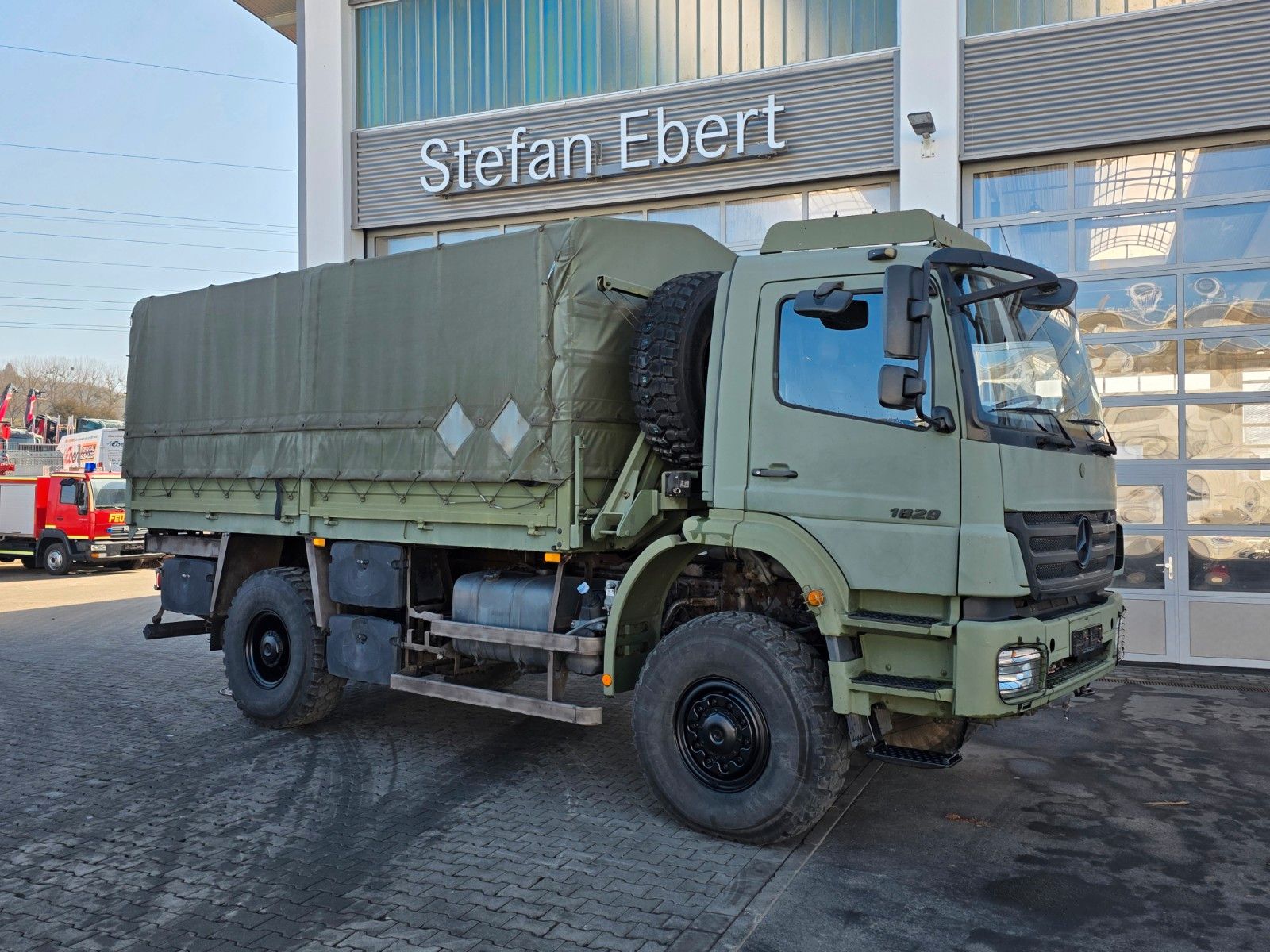 Fahrzeugabbildung Mercedes-Benz Axor 1829 A 4x4 Klima Standheizung 3 Sitze