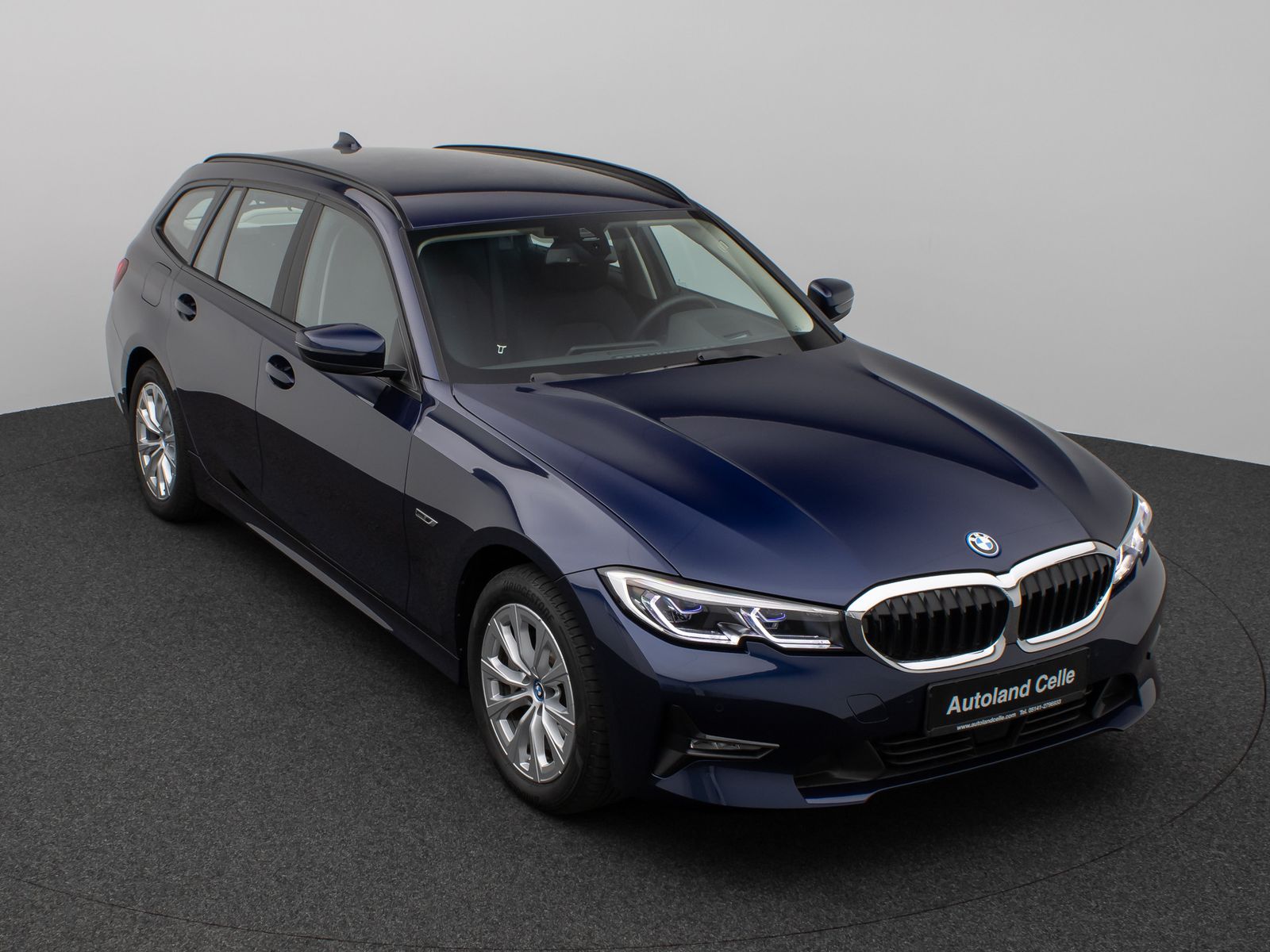 Fahrzeugabbildung BMW 330e Laser HUD DAB PDC Stop&Go Komfort Alarm