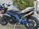Triumph Speed Triple 1050 R - Triumph Speed Triple S