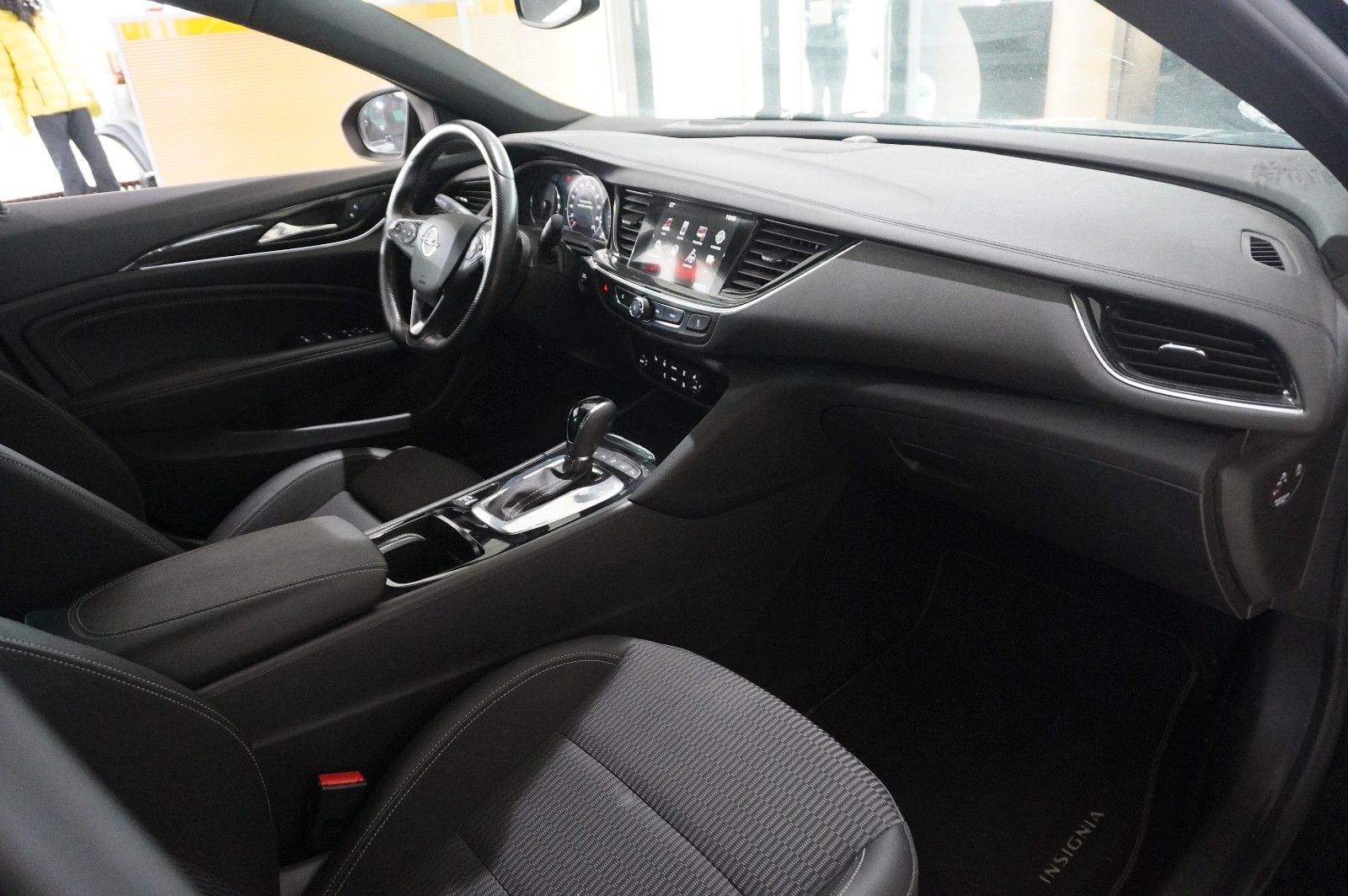 Fahrzeugabbildung Opel Insignia B ST 2.0T INNOV. 4X4 NAVI/OPC/KAMERA