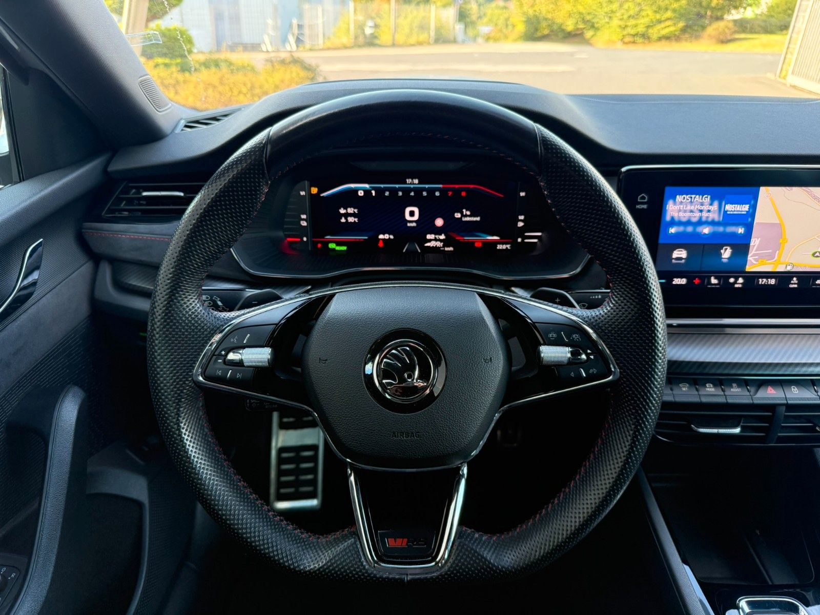 Fahrzeugabbildung SKODA Octavia 1.4 TSI iV RS HUD+R-Kamera+