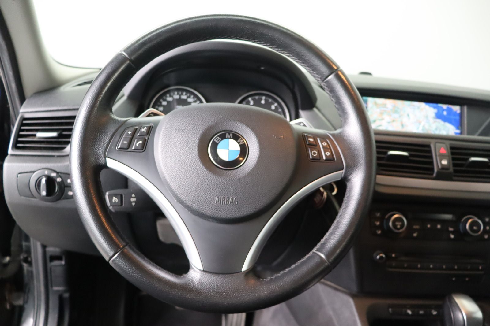 Fahrzeugabbildung BMW X1 xDrive28i * Xenon * Navi * PDC * Sitzhzg.