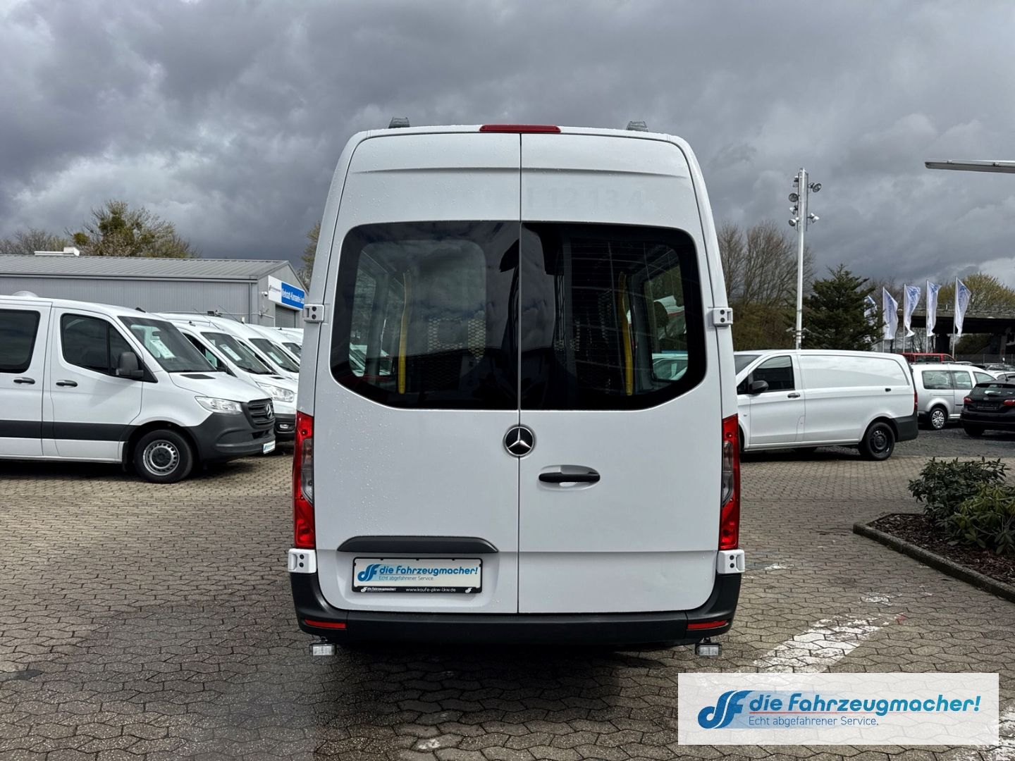 Fahrzeugabbildung Mercedes-Benz Sprinter III Tourer RWD AWD 311 CDI L2 DAB Tel.-