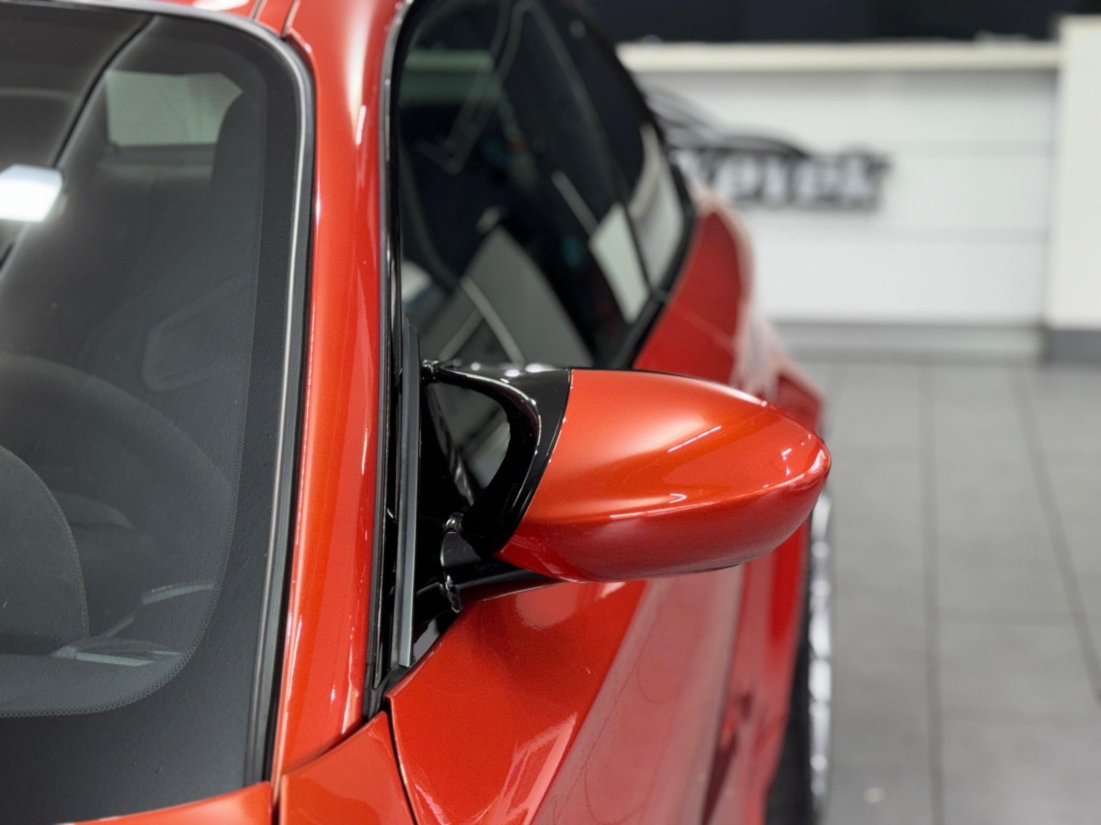 Fahrzeugabbildung BMW 1er M Coupe|H&K|AKRA|PERFORMANCE SITZE|DREXLER|