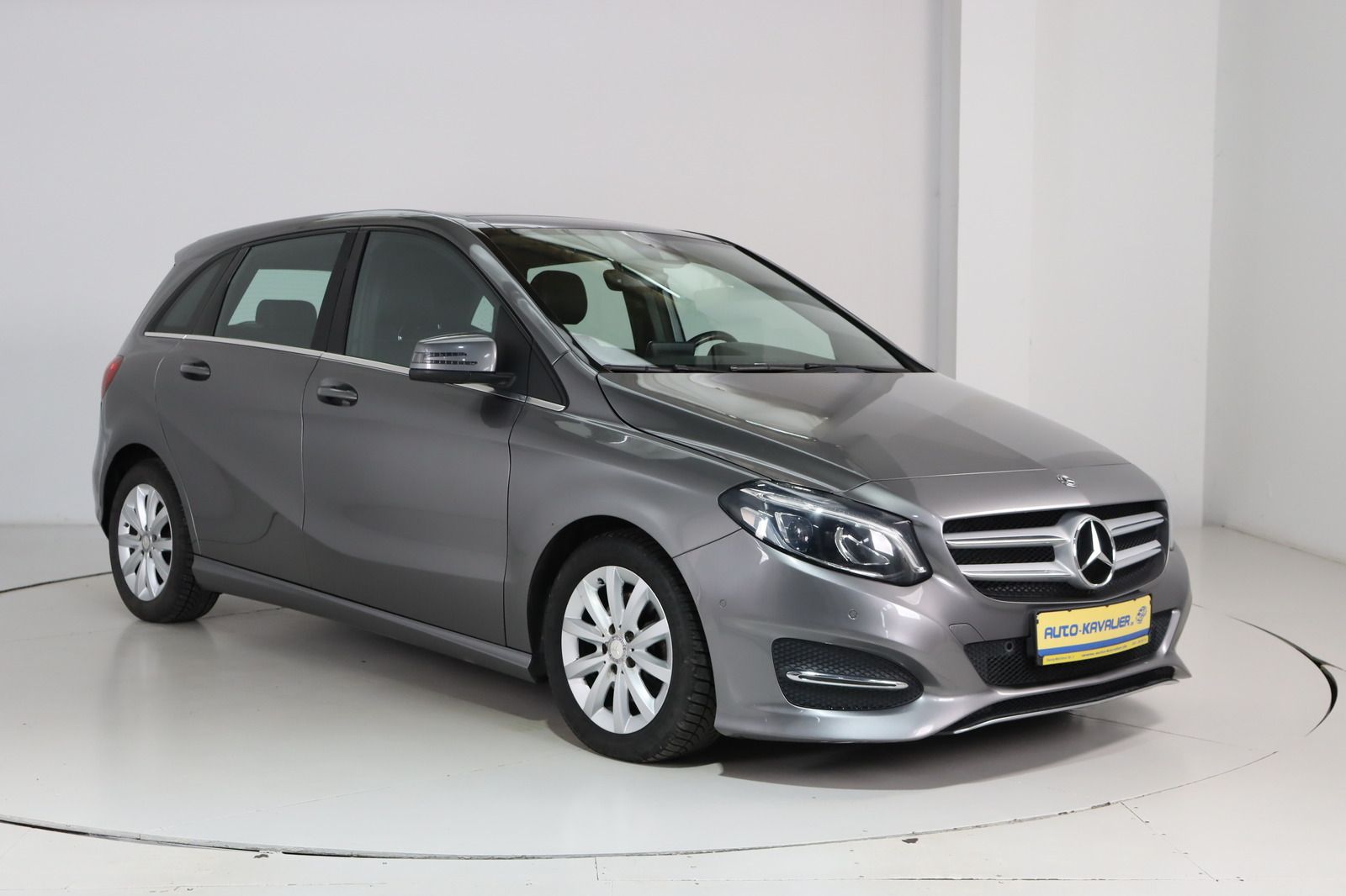 Fahrzeugabbildung Mercedes-Benz B 200 d Sports Tourer * LED * Pano * Edition Urb