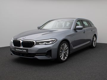 Fahrzeugabbildung BMW 530e xD Pano Kamera DAB HiFi Adapt. Fahrwerk 19"