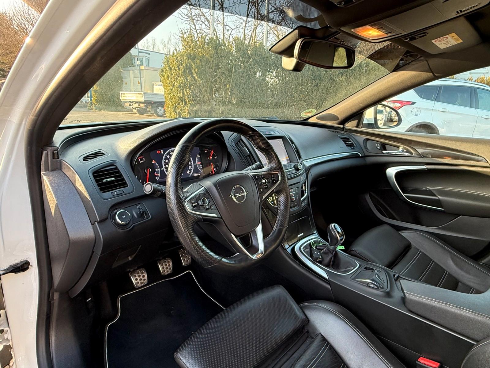 Opel Insignia OPC 2.8 V6 Turbo | 325 ch | BVM | Sièges Recaro cuir | GPS | Caméra de recul | Xénon | Volant chauffant