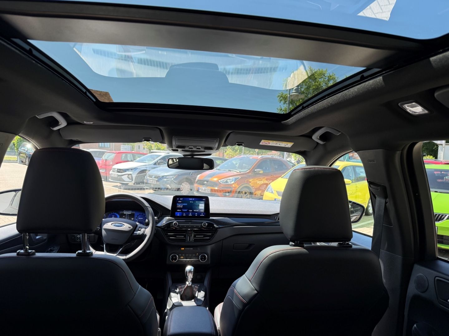 Fahrzeugabbildung Ford Kuga ST-Line X ACC LED Pano RFK Navi B&O AHK TWA