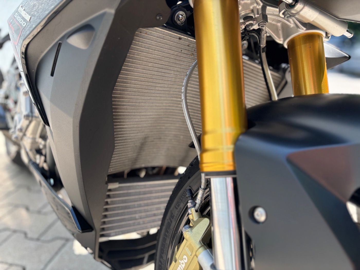 Fahrzeugabbildung BMW S 1000 R Sport- und Dynamik Paket Akrapovic, Frä