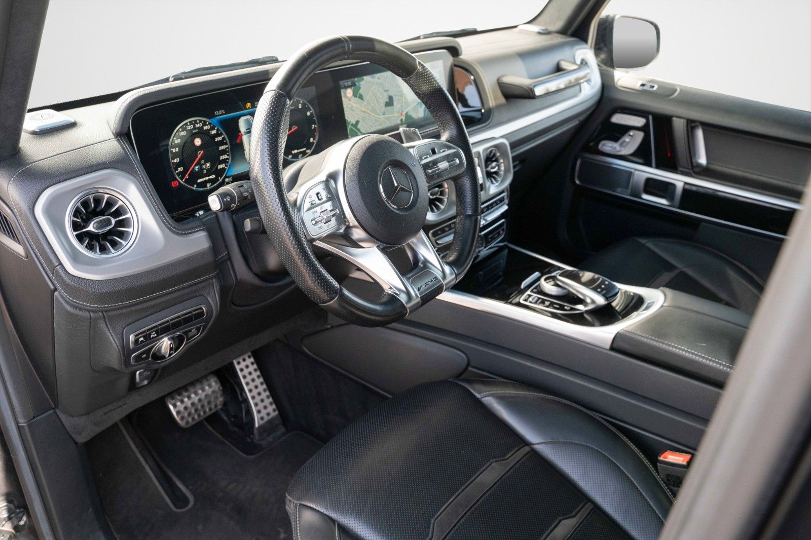 Fahrzeugabbildung Mercedes-Benz G 63 AMG MATT 8FACH GARANTIE AHK BURMESTER 360°