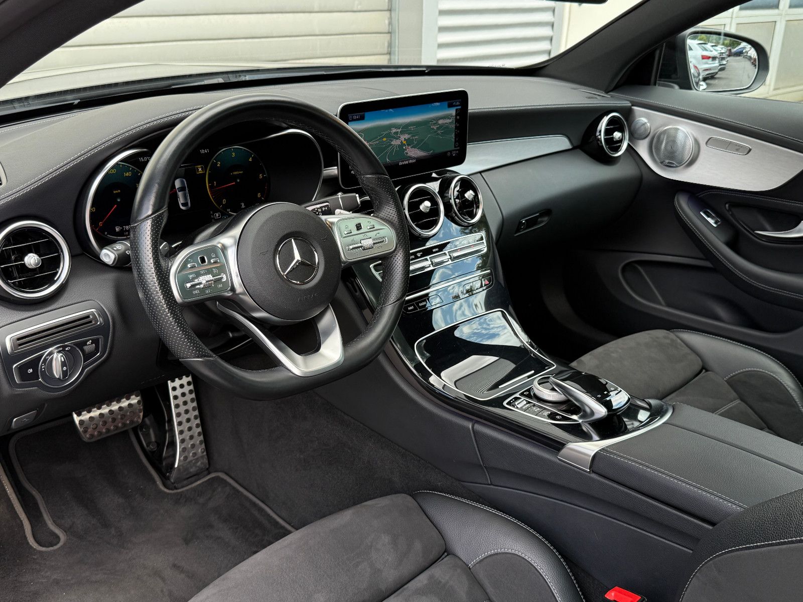 Fahrzeugabbildung Mercedes-Benz C 220d Coupe AMG Burmester Pano Night-Paket 360°