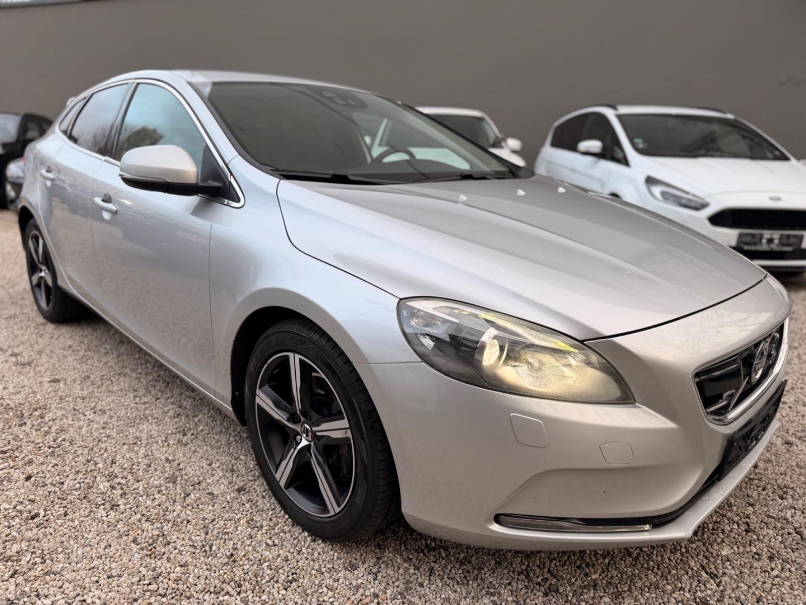 Volvo V40 Momentum/AUT./SHZ/PDC/XENON/ZR-SERVICE NEU*